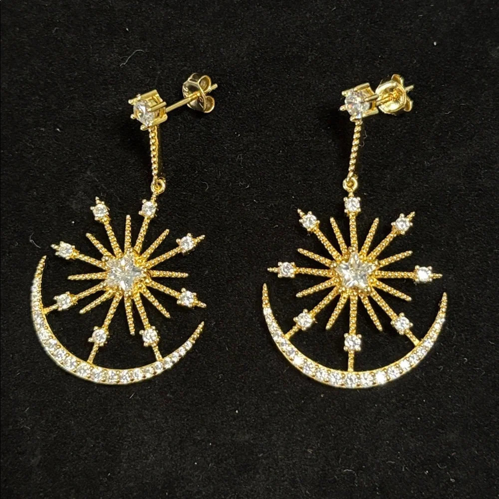Beautiful CZ 14K Gold Plated Statement Dangle Earrings - Picture 7 of 9